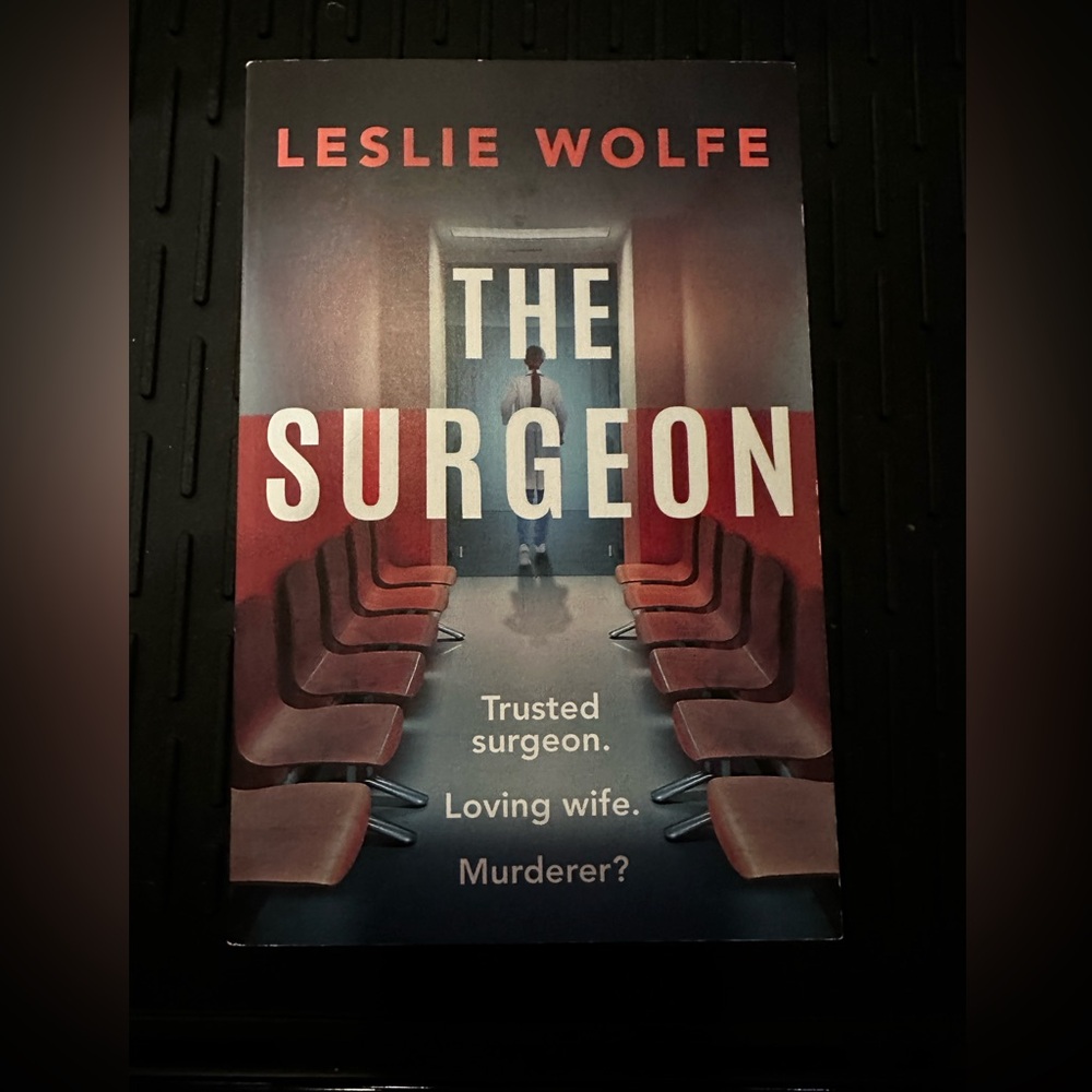 The Surgeon by Leslie Wolfe Book